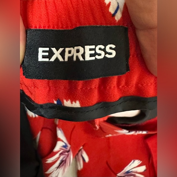 Express Red Floral Ankle Pants ♥️🤍 - Picture 3 of 13
